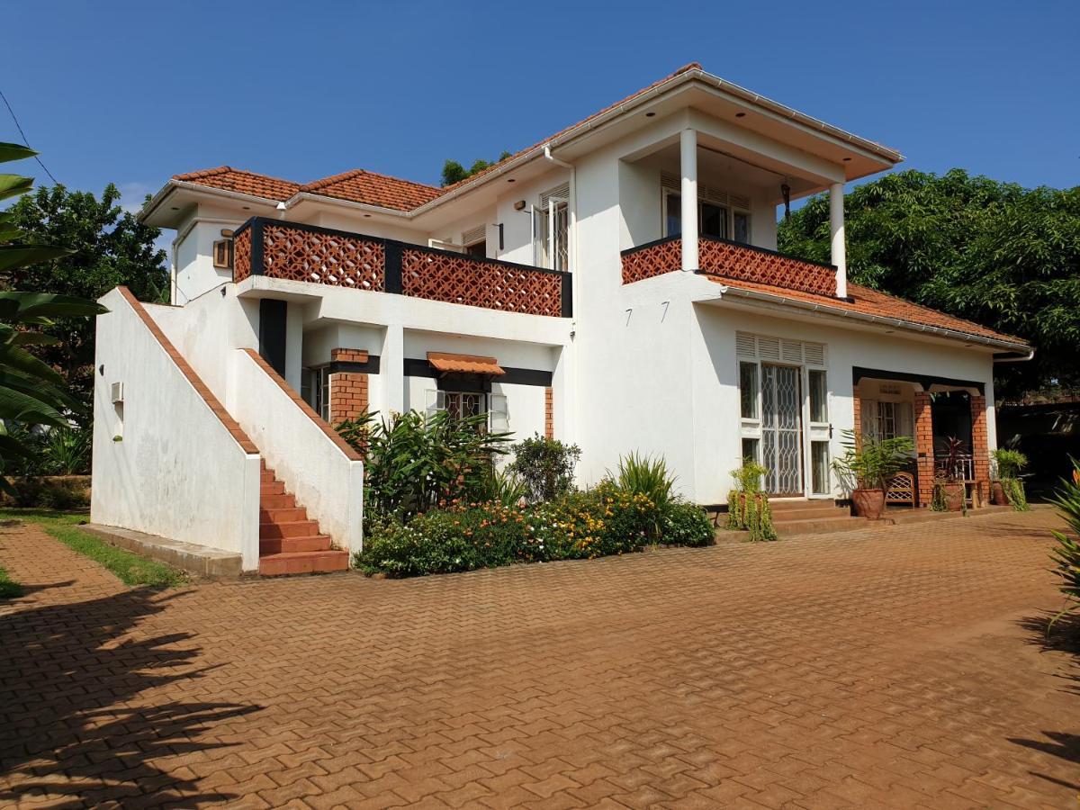 Alison & Dave'S Guesthouse Entebbe Exterior photo